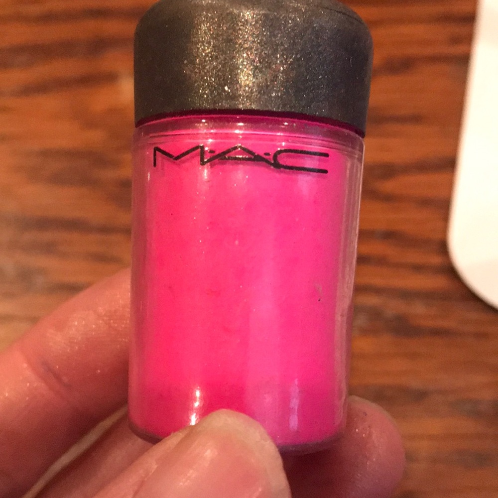 MAC pigment